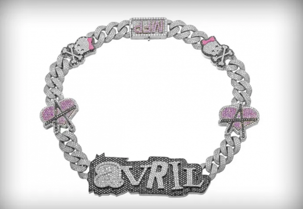 Avril Lavignes custom necklace
