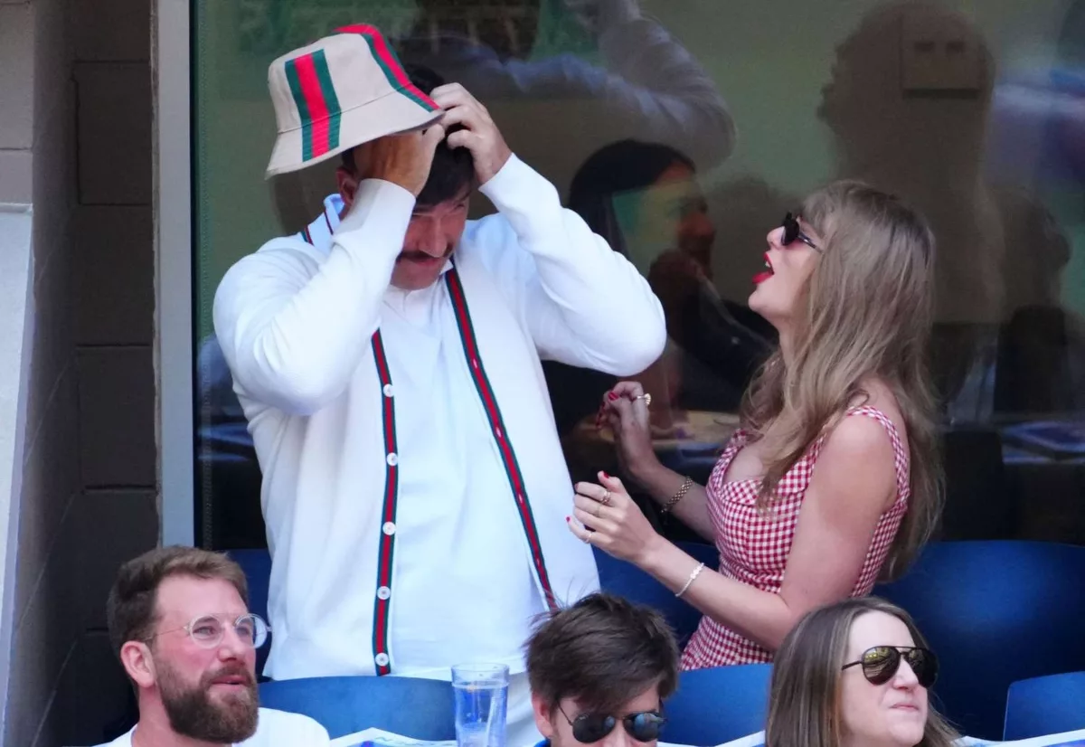 taylor swift and travis kelce photos