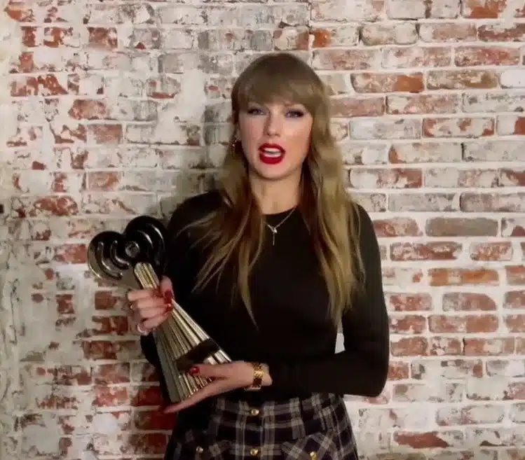 taylor swift iheart awards