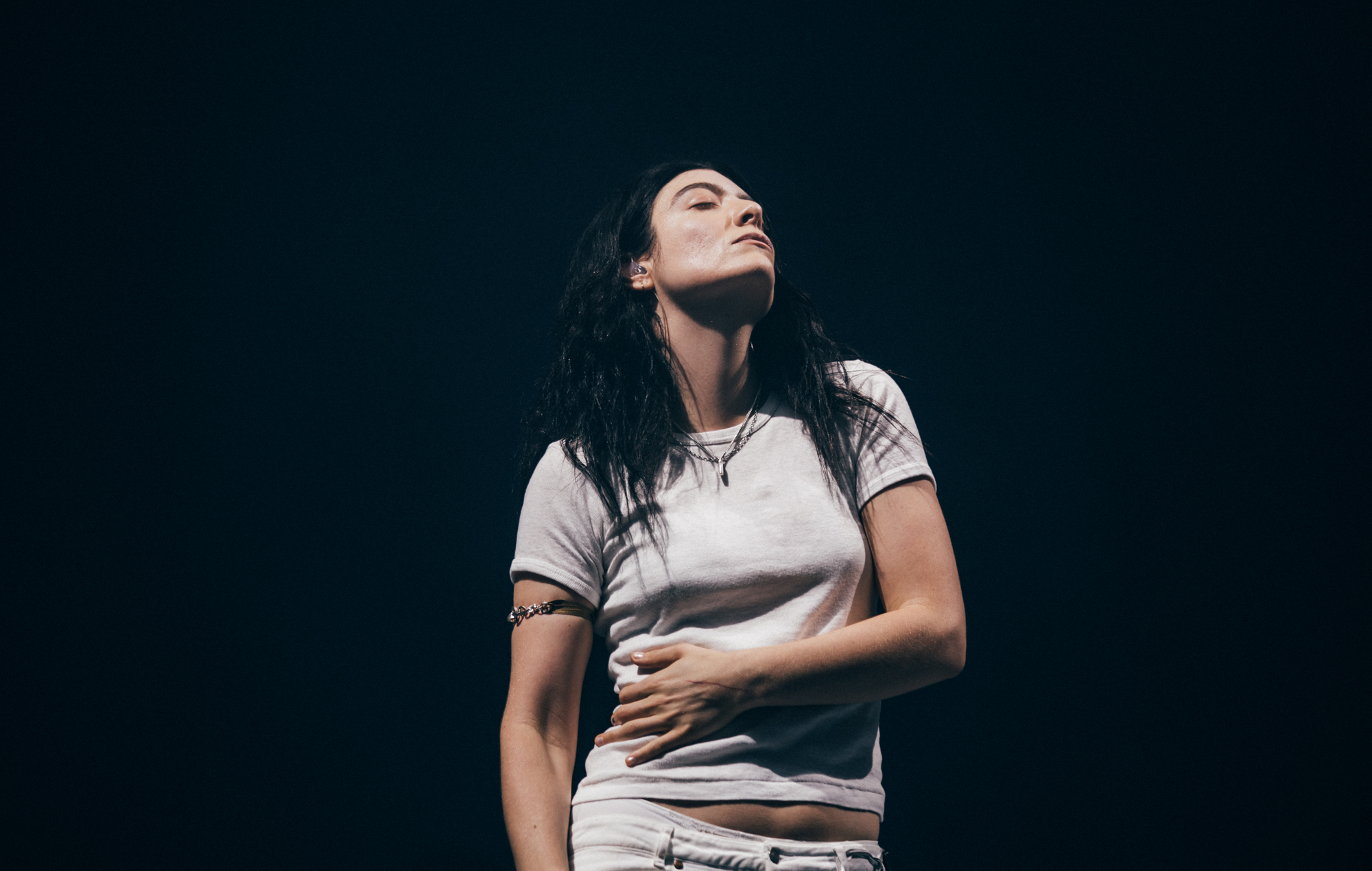 Lorde live at Glastonbury 2025. Credit: Derek Bremner for NME
