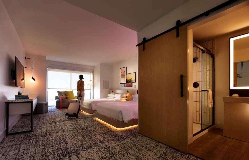 reverb queen queen room