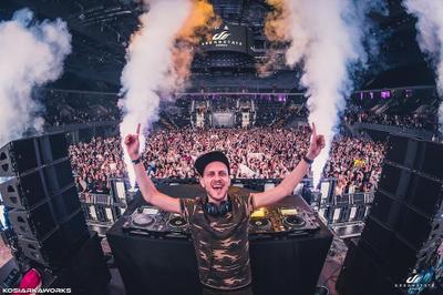 ilan Bluestone locks in emphatic sophomore LP 'Impulse' with Ellen Smith reunion, 'Stranger To Your Love'