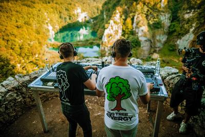 Stream Cercle's spellbinding DJ sets, now available on Apple Music