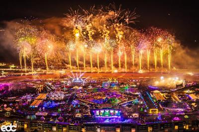 Global electronic music industry tumbles 54% in value, hits 10 year low in wake of pandemic