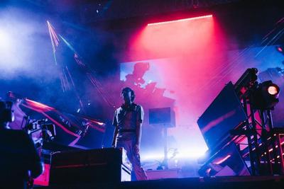 Flume kicks off ‘Harlecore’ remix series, recasts ‘On A Mountain’