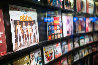 Vinyl sales break new record, reach 30-year high in 2021