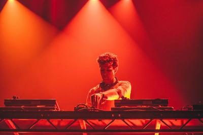 Jamie xx snaps two-year hiatus with uplifting offering, ‘LET’S DO IT AGAIN’