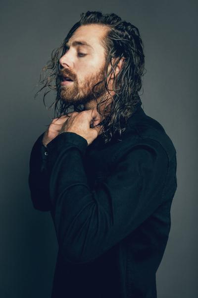 Jonathan Roy Delivers A Celestial Adventure In New Single, ‘Back To The Moon’