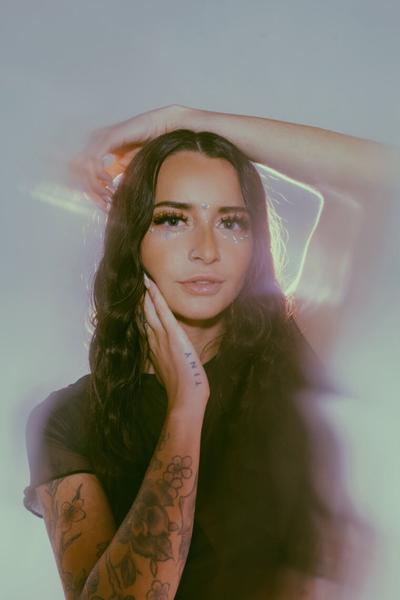 Auracle Unveils Her Latest Ethereal EP Titled ‘Blue Moon’