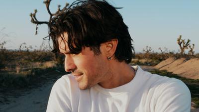 Jonny Stanback Delves into Long-Distance Love with New Acoustic Single ‘Intertwined’