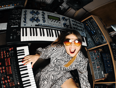 Kinzoogianna Drops ‘Cherry Devoy’ A High-Energy Tribute to 80s UK House and Electro Culture