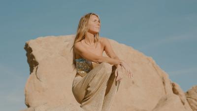 mölly Trusts the Timing: Announcing Her Debut Album '22'